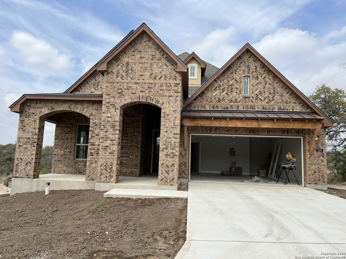 120 Gallant Fox Drive Castroville TX 78009