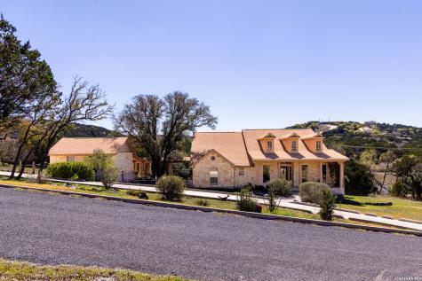 113 Springbranch Drive Kerrville TX 78028