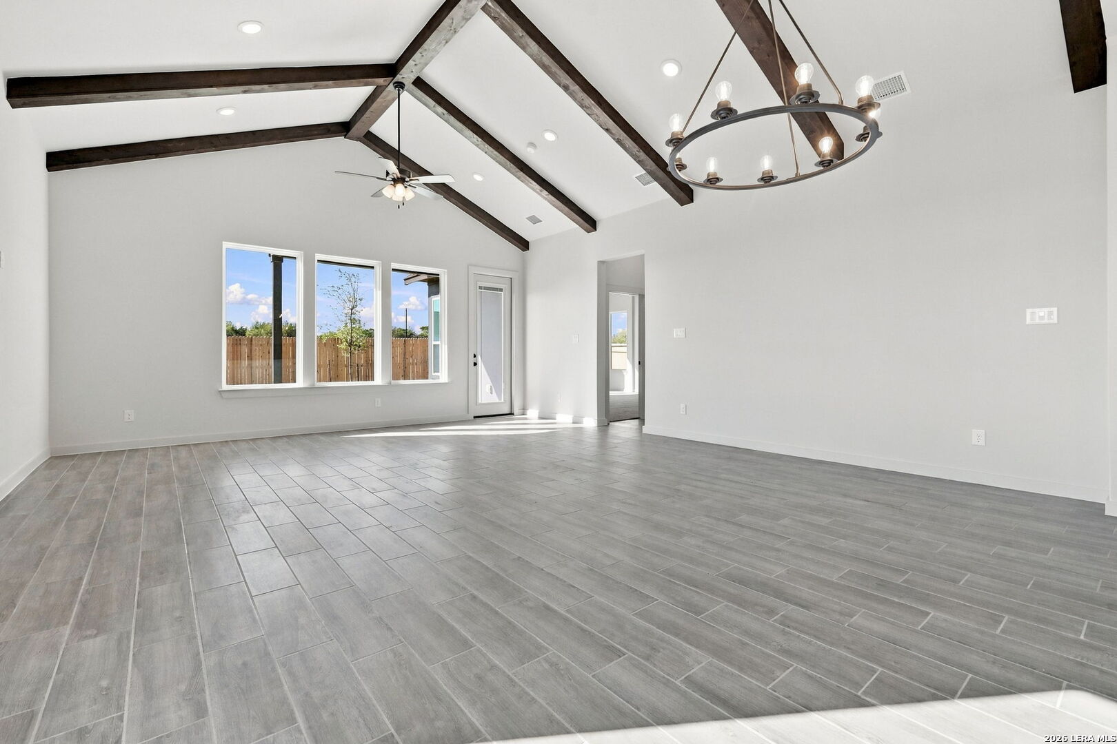 123 Carlton Cove Mico TX 78056