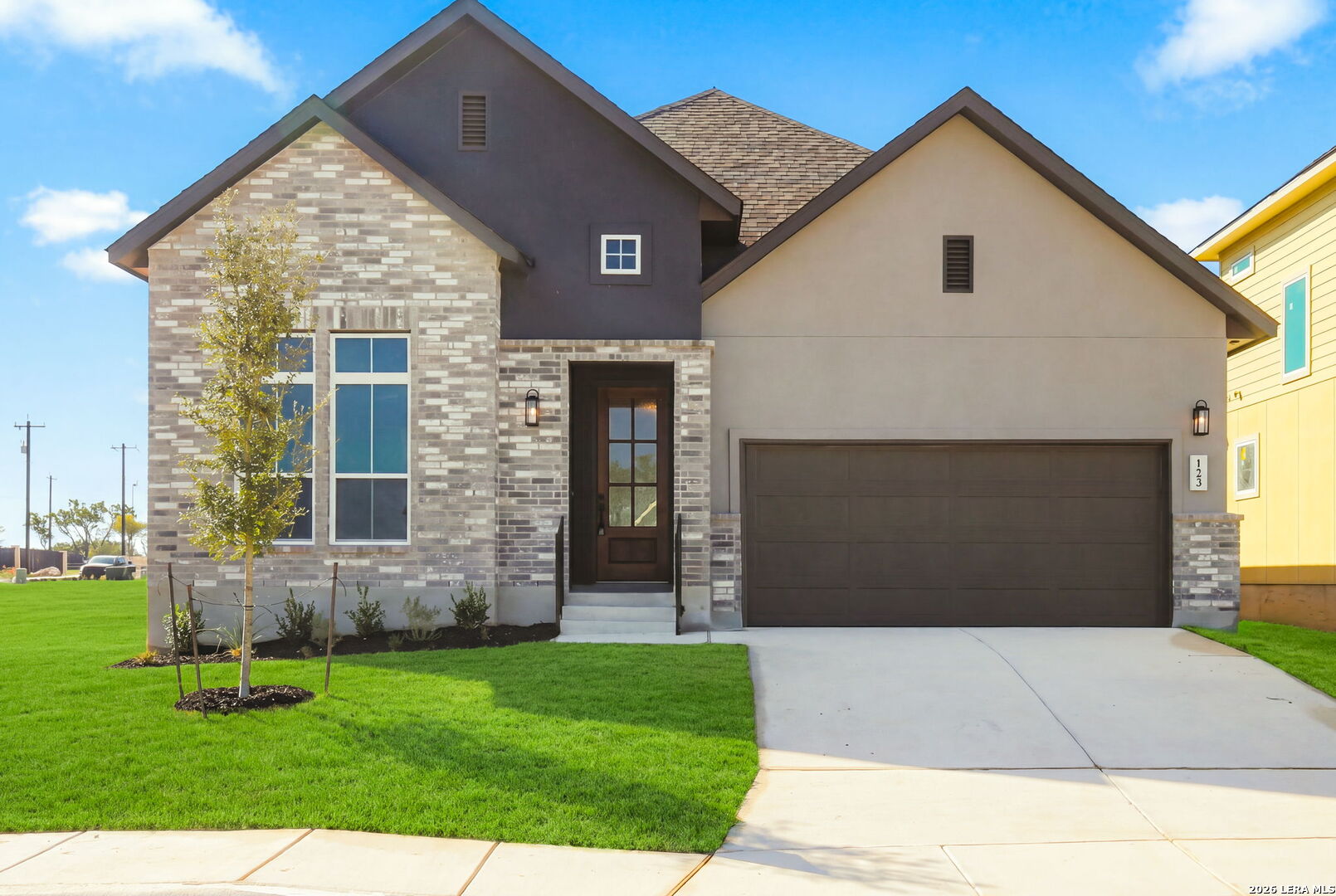 123 Carlton Cove Mico TX 78056