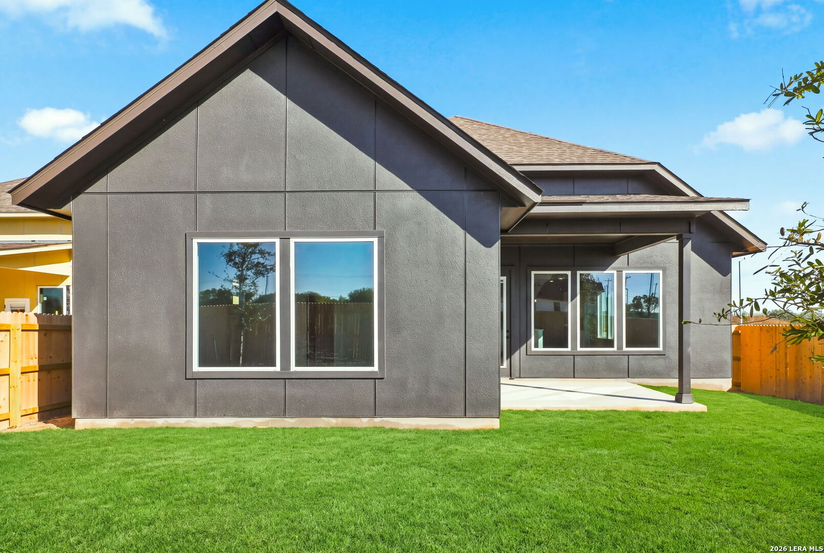 123 Carlton Cove Mico TX 78056