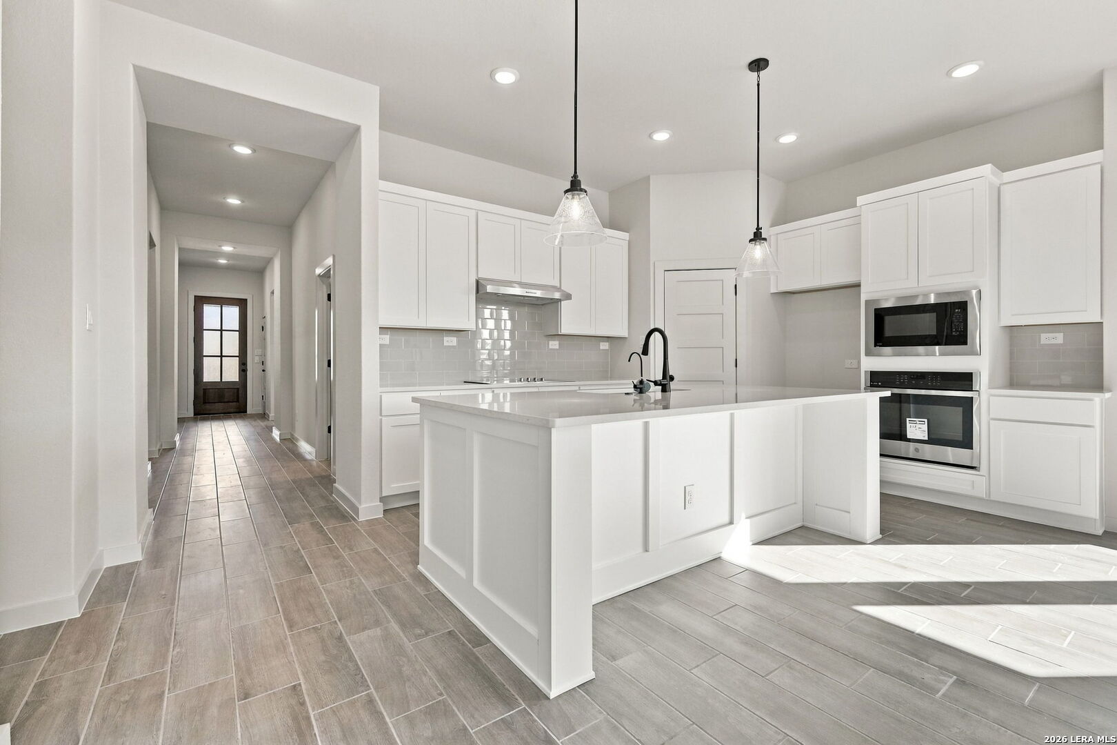 123 Carlton Cove Mico TX 78056