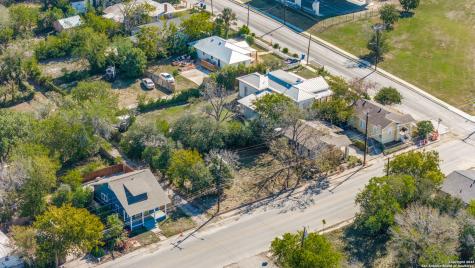 910 N Hackberry San Antonio TX 78202