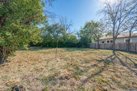 910 N Hackberry San Antonio TX 78202