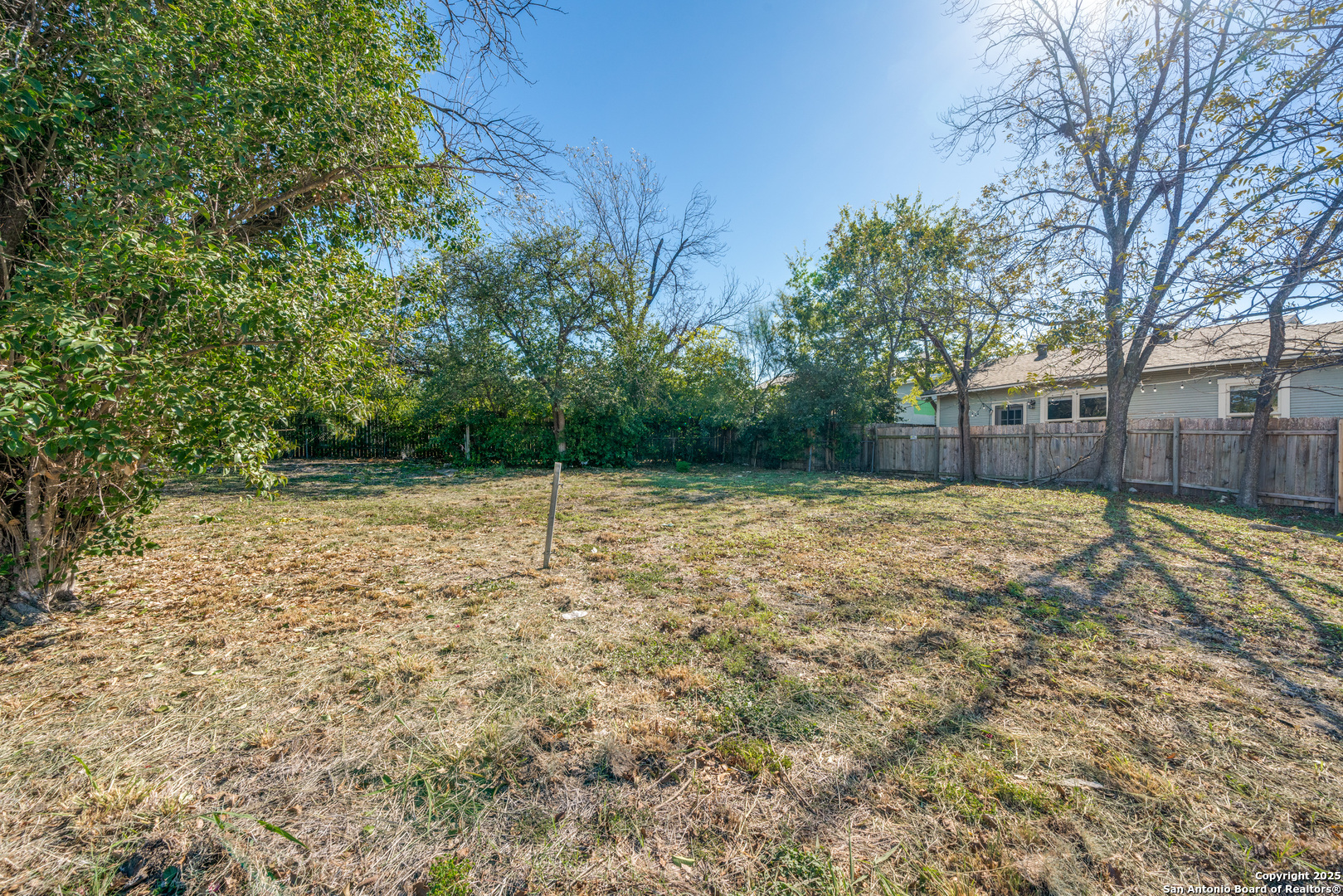 910 N Hackberry San Antonio TX 78202