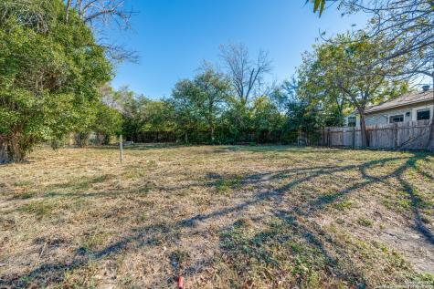 910 N Hackberry San Antonio TX 78202