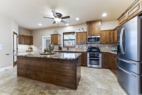 203 Unit B Champions Blvd (Two Homes) La Vernia TX 78121