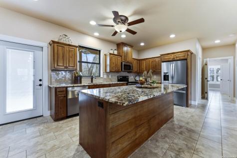 203 Unit B Champions Blvd (Two Homes) La Vernia TX 78121