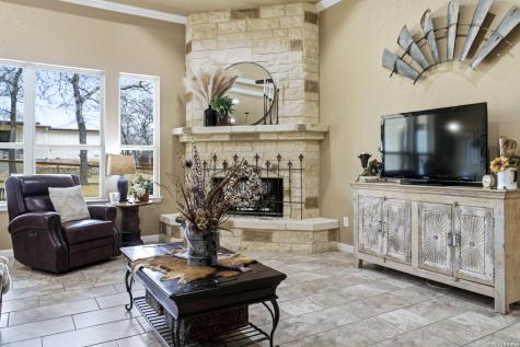 203 Unit B Champions Blvd (Two Homes) La Vernia TX 78121