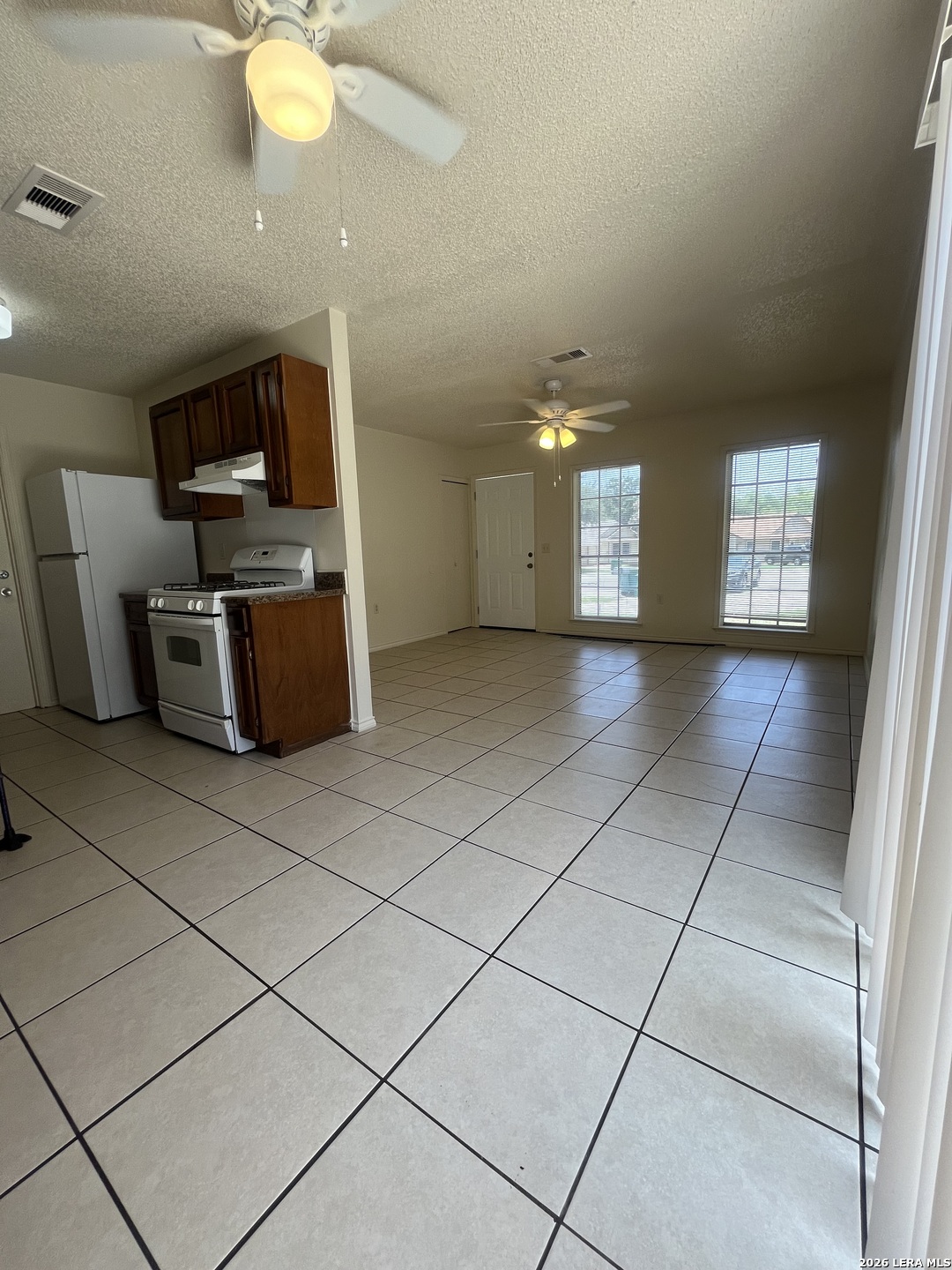 8806 Wild Meadows Converse TX 78109