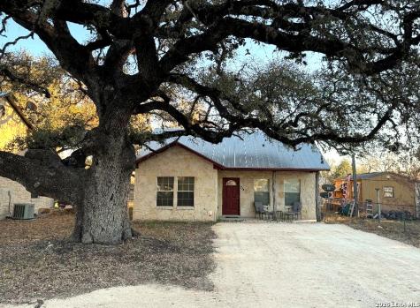 714 Houston Pleasanton TX 78064