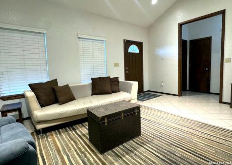 714 Houston Pleasanton TX 78064