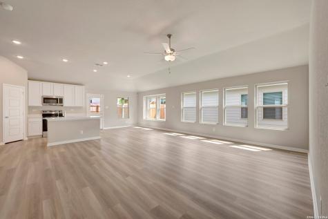 1112 Limestone Ridge Seguin TX 78155