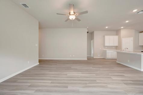 1112 Limestone Ridge Seguin TX 78155