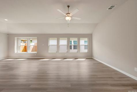 1112 Limestone Ridge Seguin TX 78155