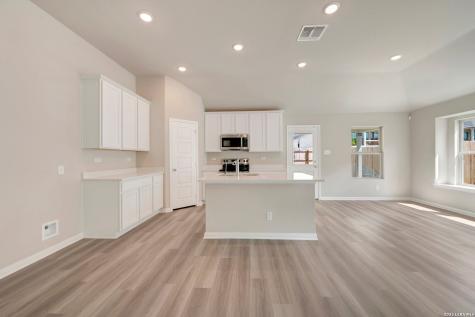 1112 Limestone Ridge Seguin TX 78155
