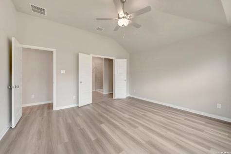 1112 Limestone Ridge Seguin TX 78155