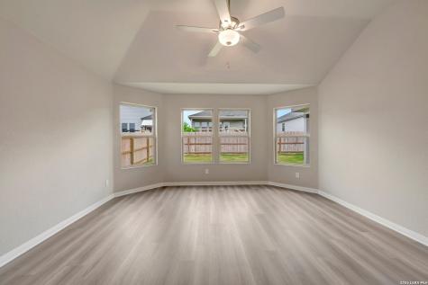1112 Limestone Ridge Seguin TX 78155