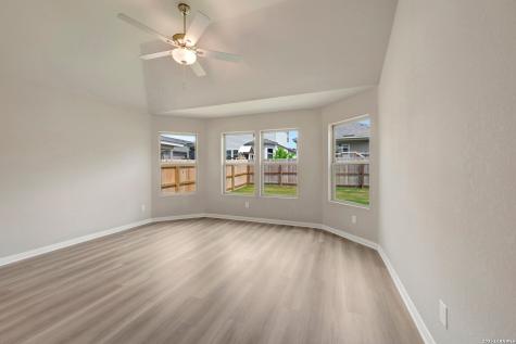 1112 Limestone Ridge Seguin TX 78155