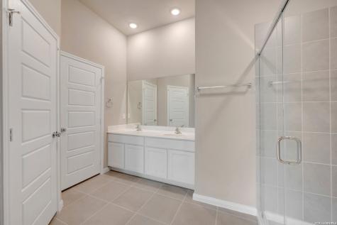 1112 Limestone Ridge Seguin TX 78155