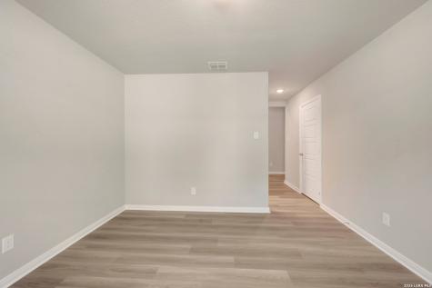 1112 Limestone Ridge Seguin TX 78155