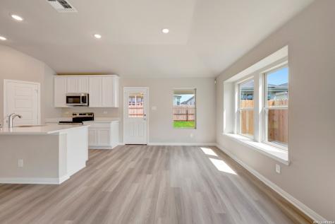 1112 Limestone Ridge Seguin TX 78155