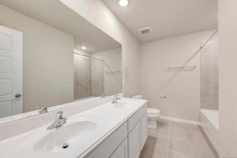 1112 Limestone Ridge Seguin TX 78155