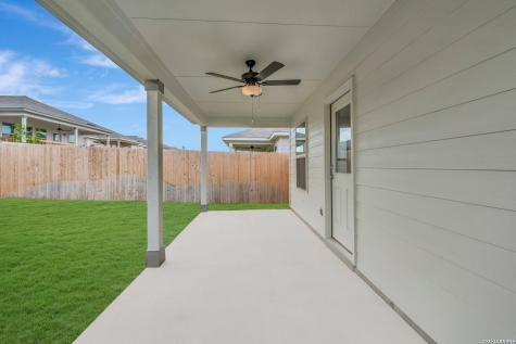 1112 Limestone Ridge Seguin TX 78155