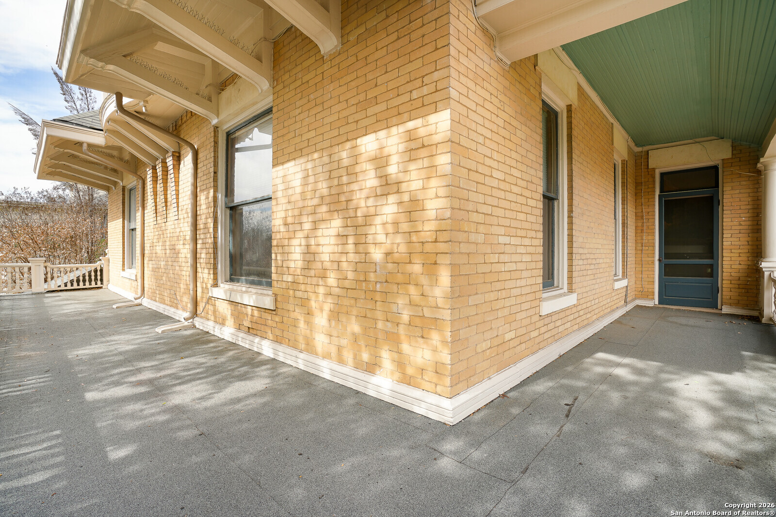 501 W French Place San Antonio TX 78212