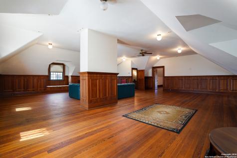 501 W French Place San Antonio TX 78212