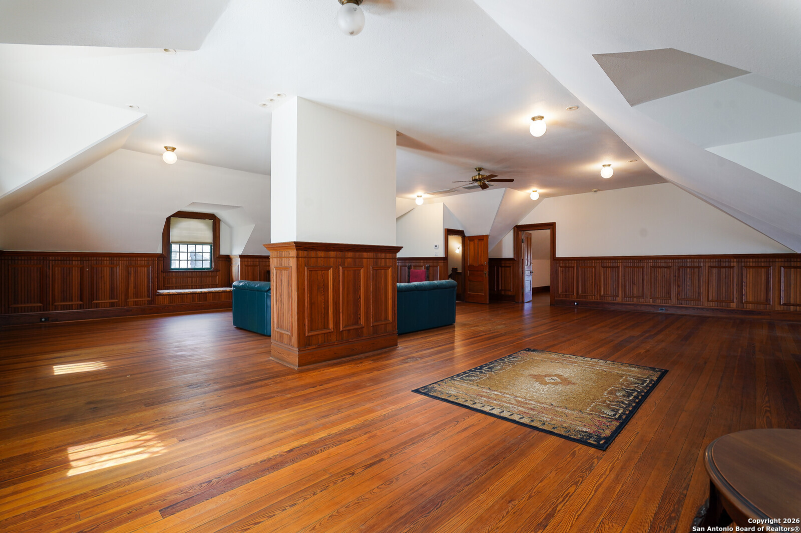 501 W French Place San Antonio TX 78212