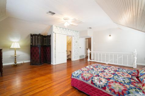 501 W French Place San Antonio TX 78212