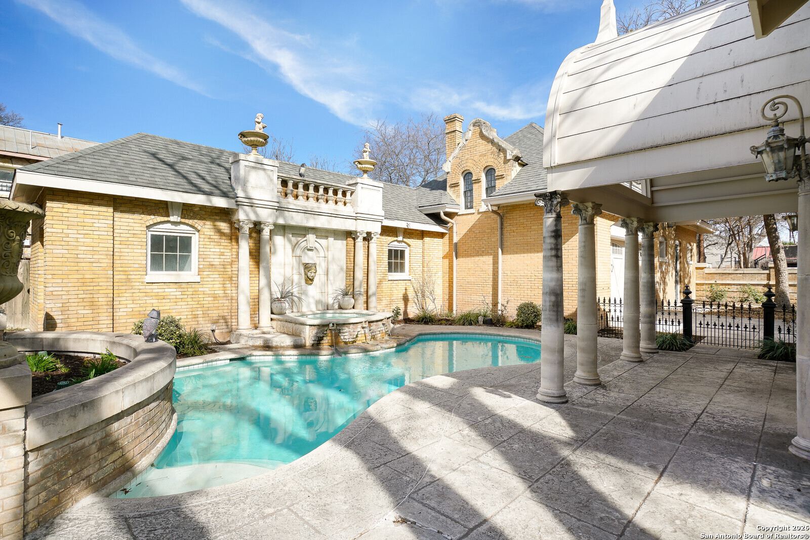 501 W French Place San Antonio TX 78212