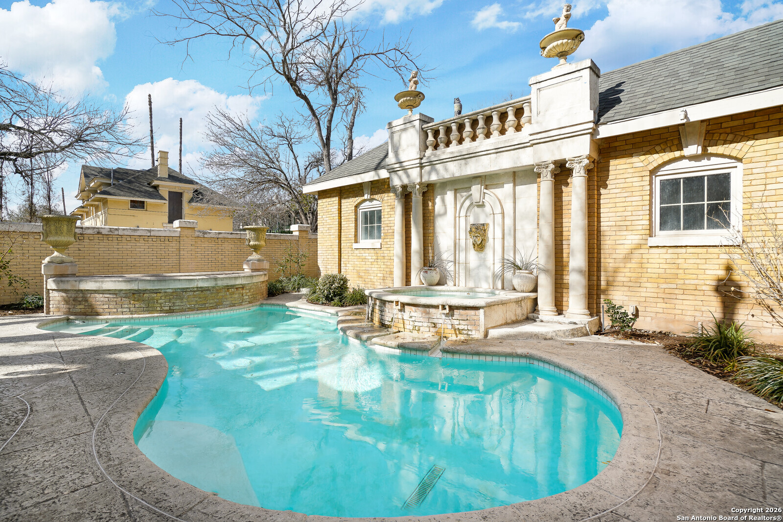 501 W French Place San Antonio TX 78212