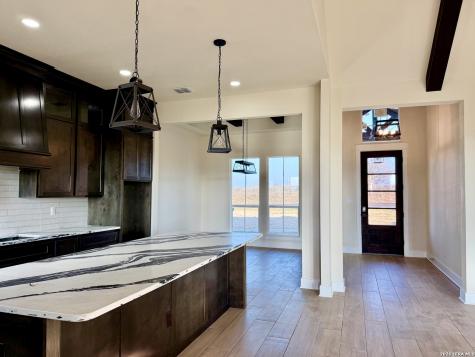 712 County Road 320 Floresville TX 78114