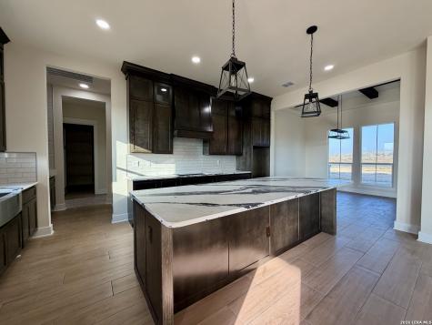 712 County Road 320 Floresville TX 78114