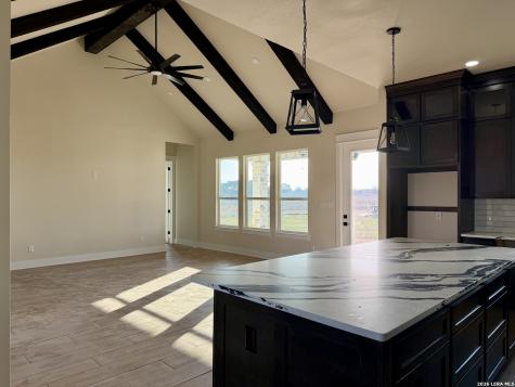 712 County Road 320 Floresville TX 78114