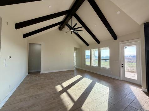 712 County Road 320 Floresville TX 78114