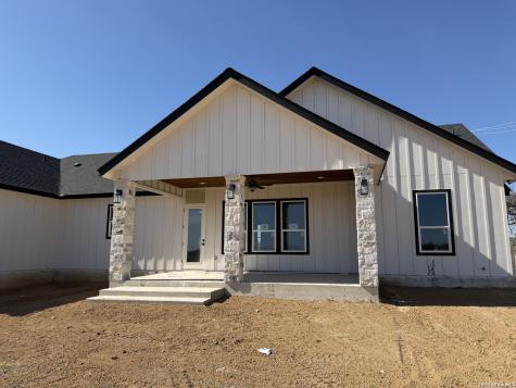 712 County Road 320 Floresville TX 78114
