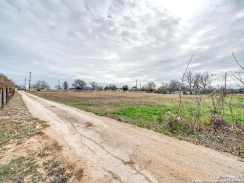 7431 & 7433 Real Road China Grove TX 78263