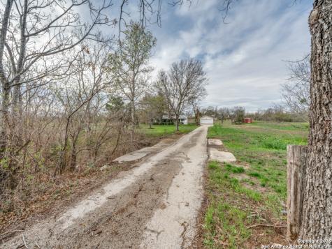 7431 & 7433 Real Road China Grove TX 78263