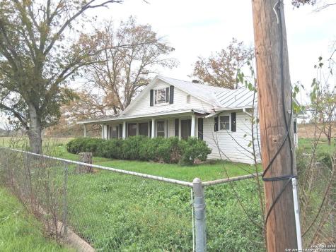 7431 & 7433 Real Road China Grove TX 78263