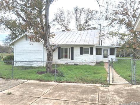7431 & 7433 Real Road China Grove TX 78263