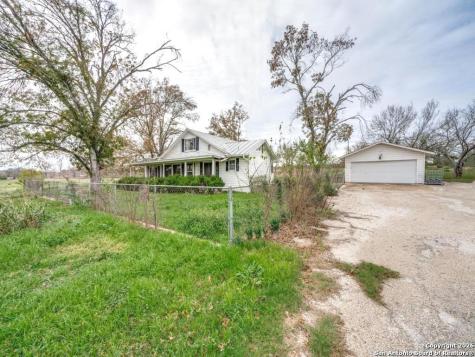 7431 & 7433 Real Road China Grove TX 78263