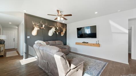 150 Legendary Trail Loop Floresville TX 78114