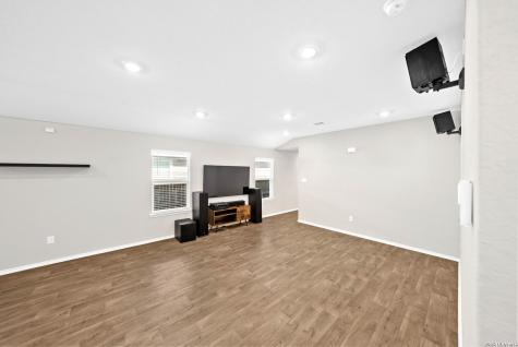 12118 Pease River San Antonio TX 78245