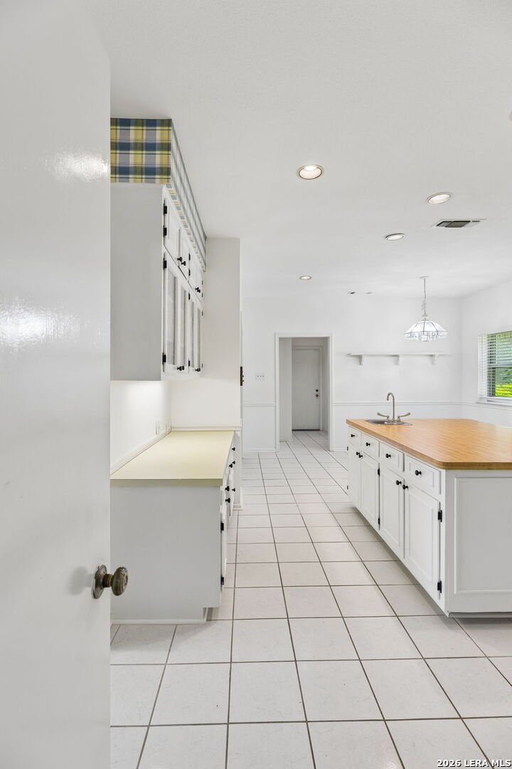 8706 Golden View Windcrest TX 78239