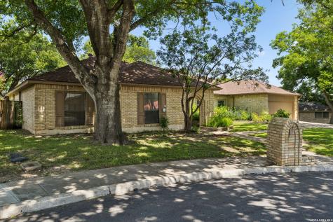 8706 Golden View Windcrest TX 78239