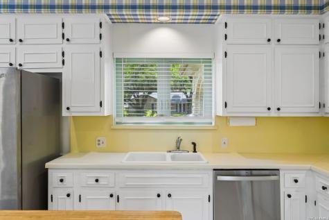 8706 Golden View Windcrest TX 78239