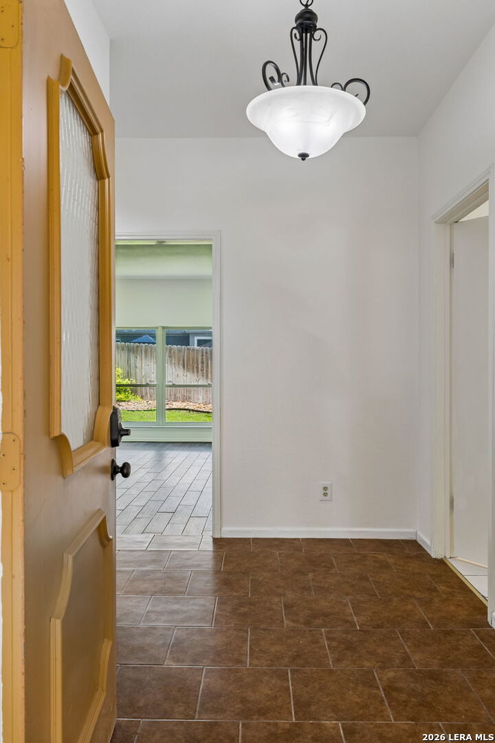 8706 Golden View Windcrest TX 78239